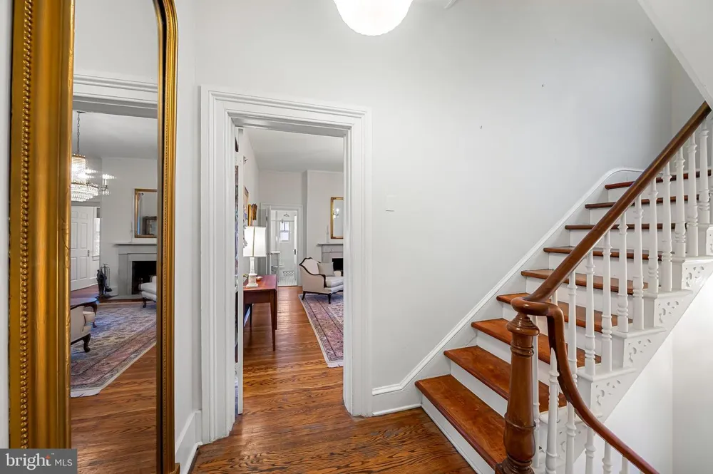 16 W READ STREET Baltimore, MD 21201
