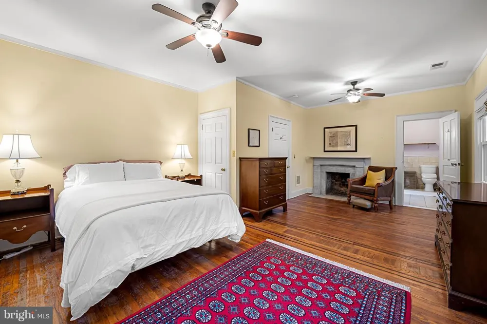 16 W READ STREET Baltimore, MD 21201