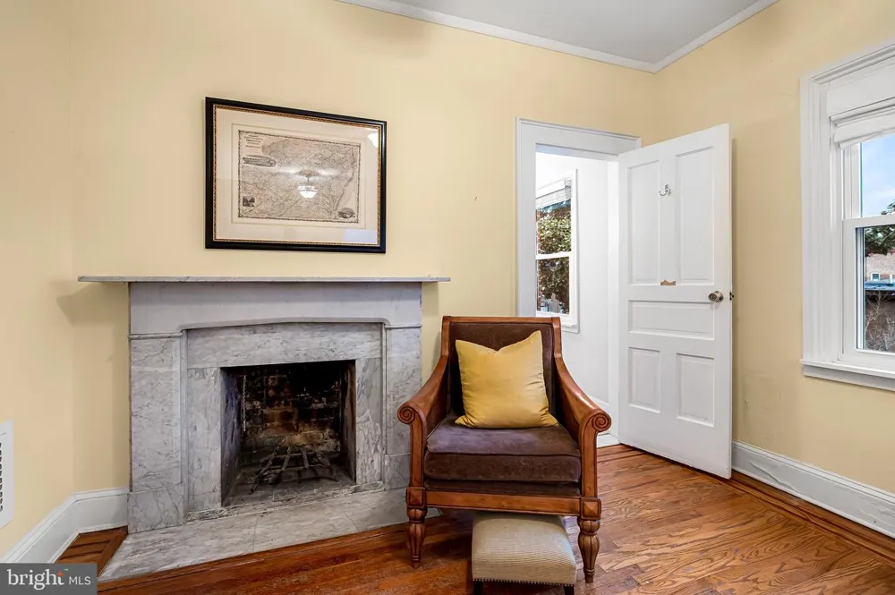 16 W READ STREET Baltimore, MD 21201