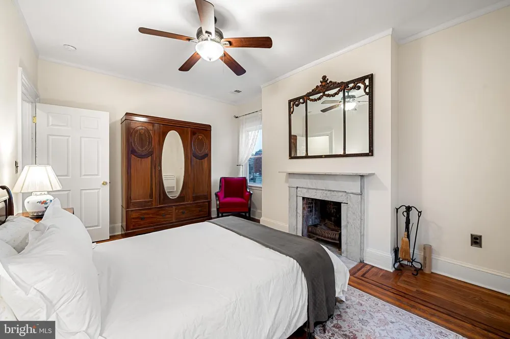 16 W READ STREET Baltimore, MD 21201