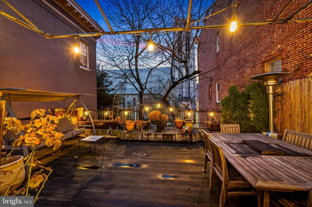 16 W READ STREET Baltimore, MD 21201