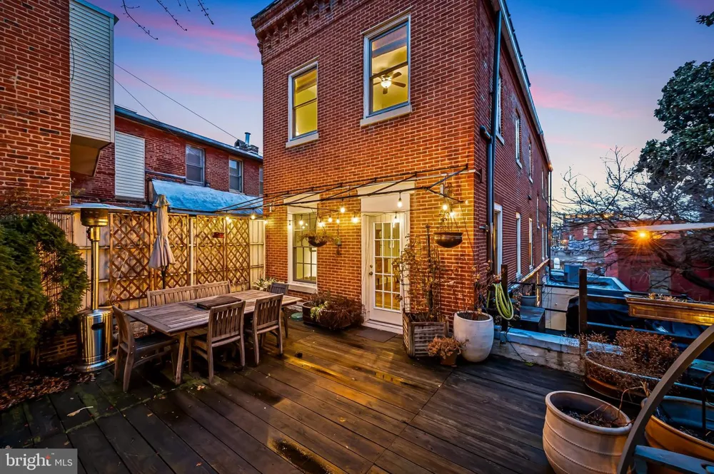 16 W READ STREET Baltimore, MD 21201