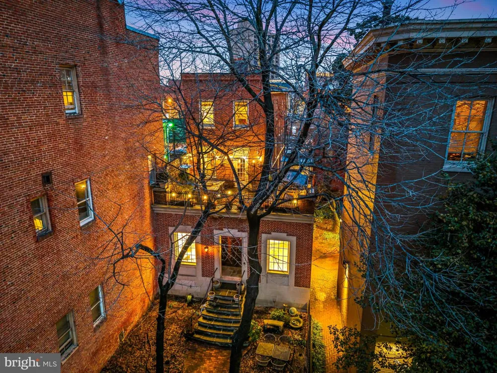 16 W READ STREET Baltimore, MD 21201