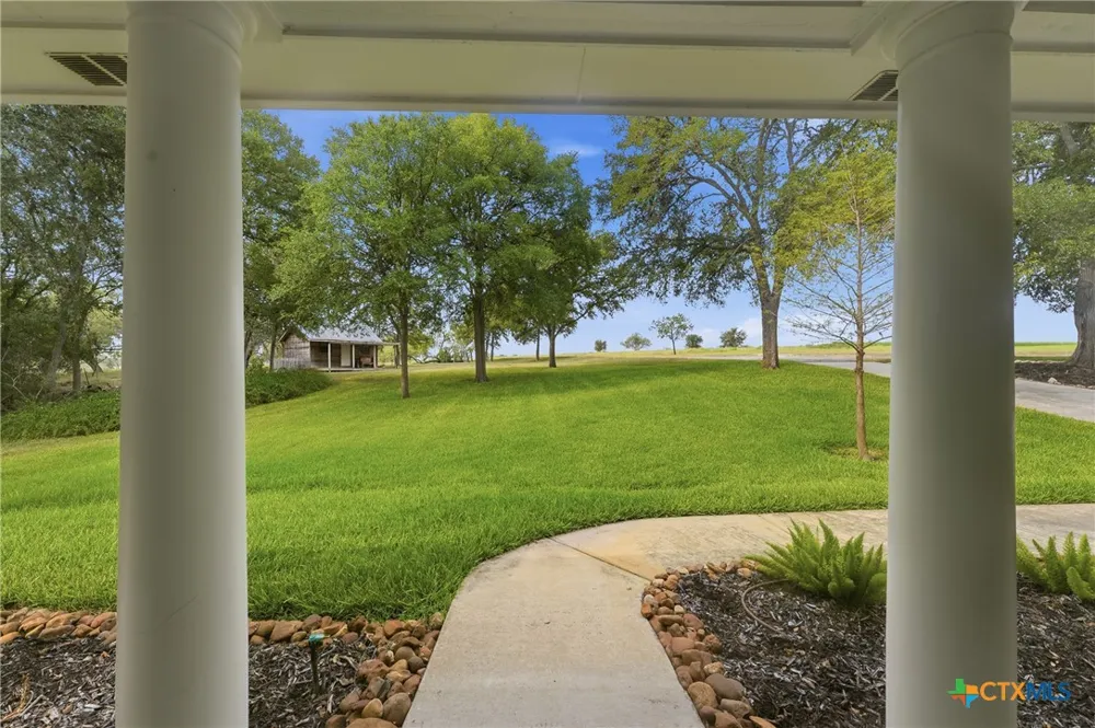 1196 Loch Lane Seguin, TX 78155