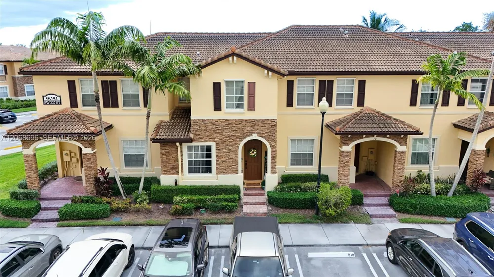 9051 SW 227th St #11 Cutler Bay, FL 33190