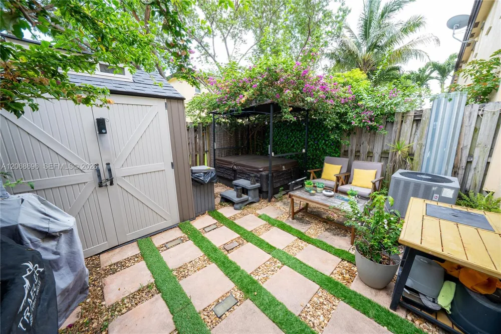 9051 SW 227th St #11 Cutler Bay, FL 33190