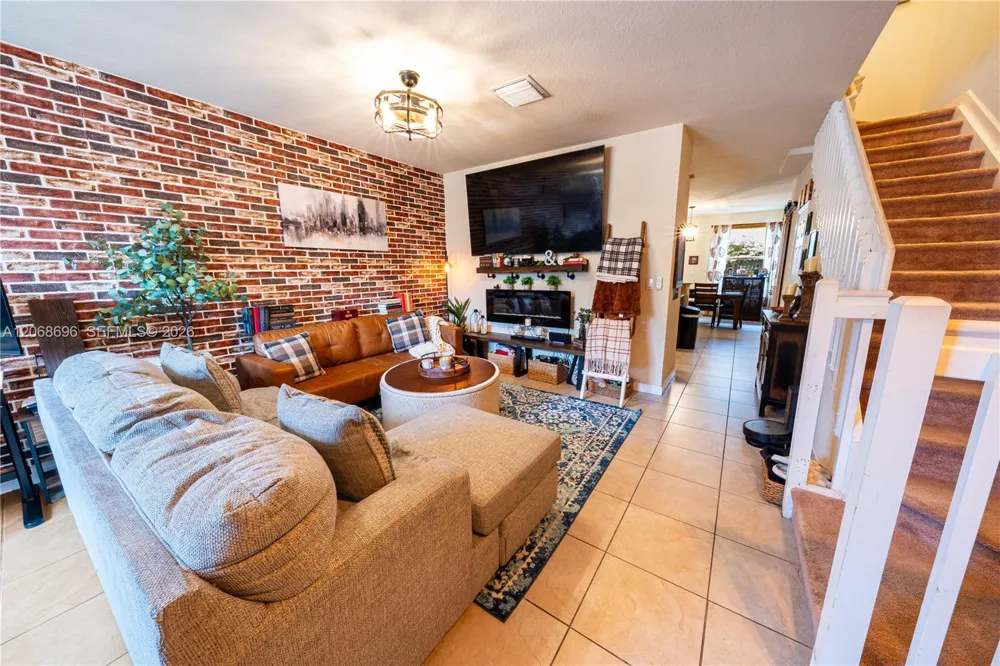 9051 SW 227th St #11 Cutler Bay, FL 33190