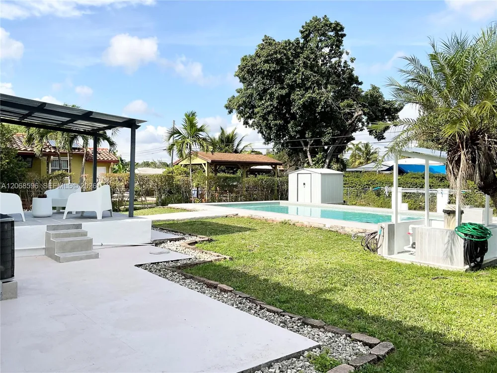 161 NW 145th St Miami, FL 33168