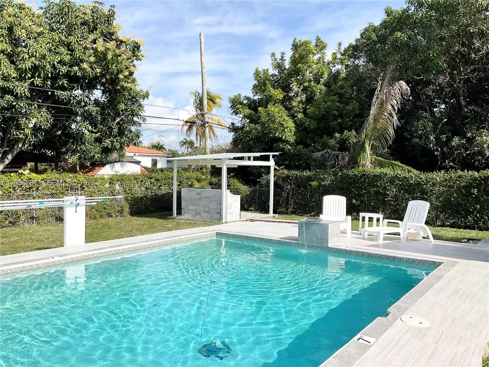 161 NW 145th St Miami, FL 33168