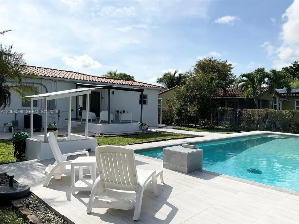 161 NW 145th St Miami, FL 33168