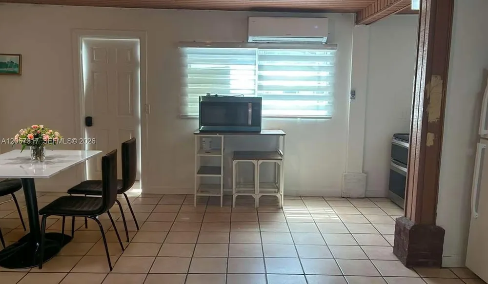 5950 NW 114th St- Efficiency 1, Hialeah, FL 33012