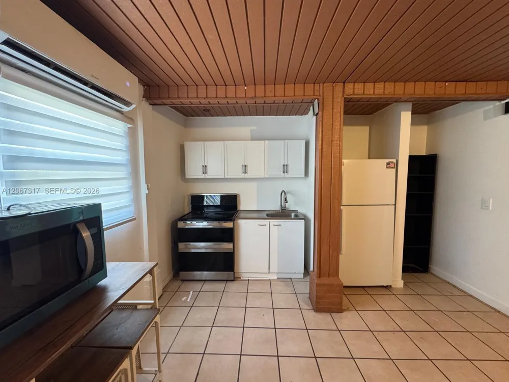 5950 NW 114th St- Efficiency 1, Hialeah, FL 33012