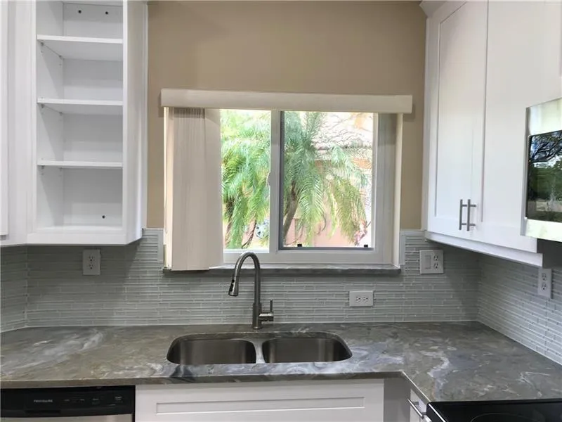 5766 NW 127th Terrace Coral Springs, FL 33076