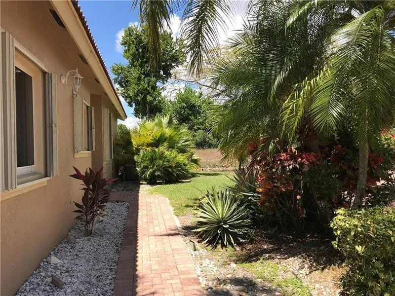 5766 NW 127th Terrace Coral Springs, FL 33076