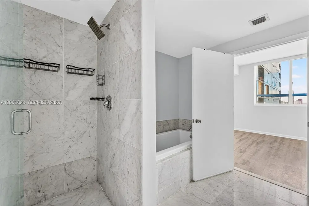 244 Biscayne Blvd #3702 Miami, FL 33132