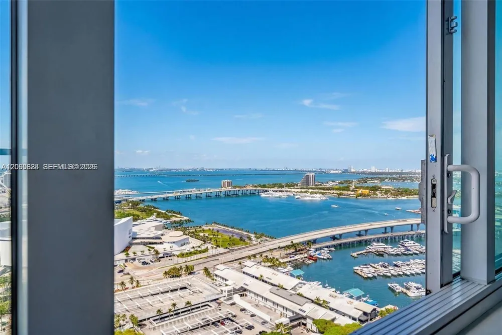 244 Biscayne Blvd #3702 Miami, FL 33132