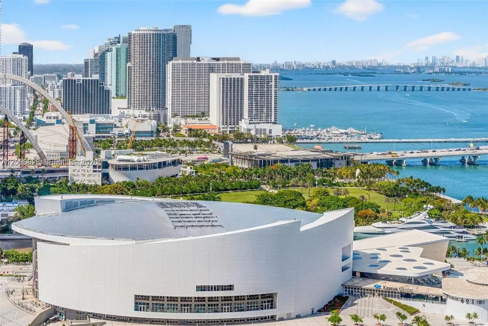 244 Biscayne Blvd #3702 Miami, FL 33132