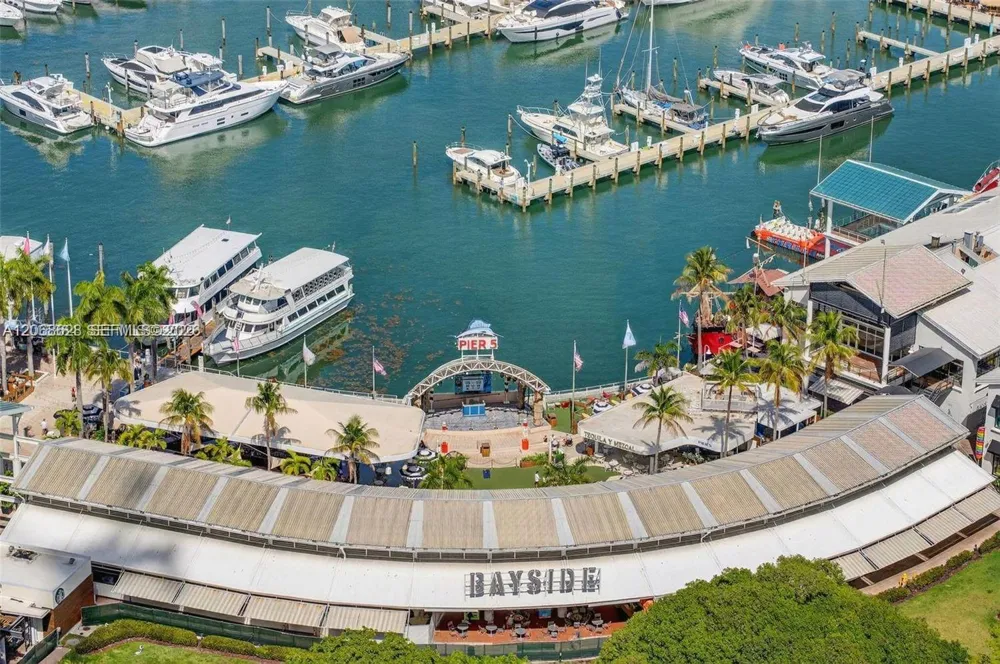 244 Biscayne Blvd #3702 Miami, FL 33132