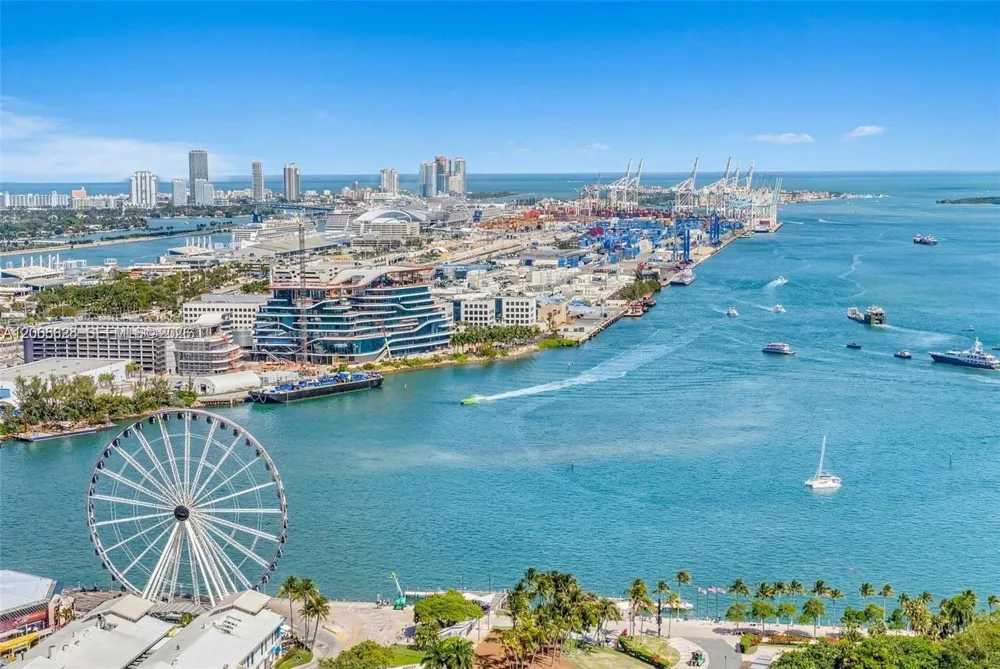 244 Biscayne Blvd #3702 Miami, FL 33132