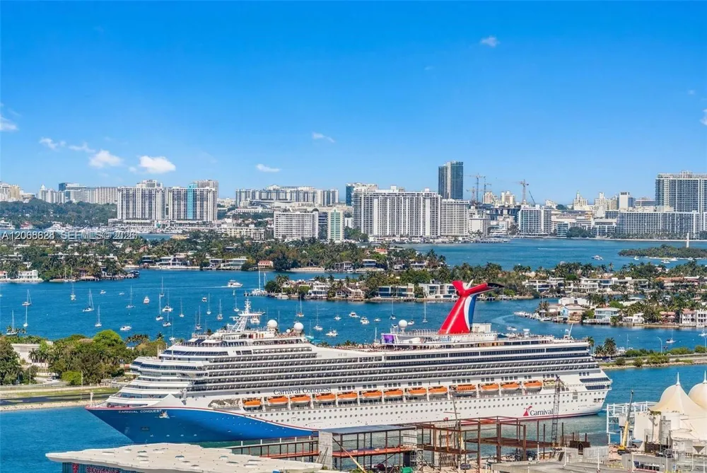 244 Biscayne Blvd #3702 Miami, FL 33132