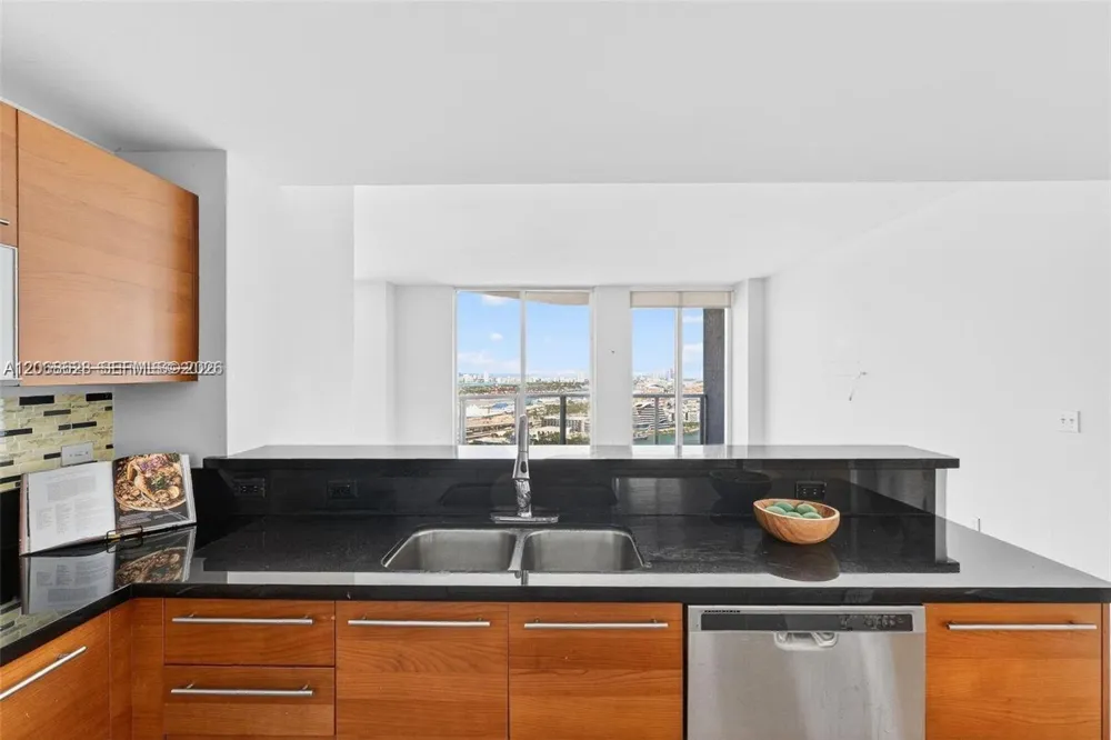 244 Biscayne Blvd #3702 Miami, FL 33132