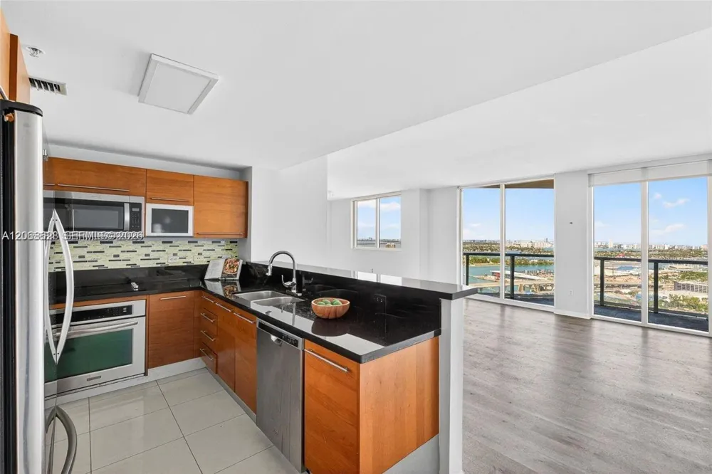 244 Biscayne Blvd #3702 Miami, FL 33132
