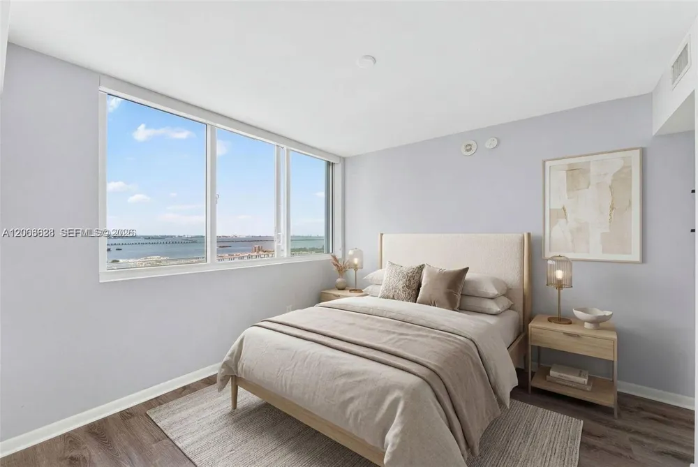 244 Biscayne Blvd #3702 Miami, FL 33132