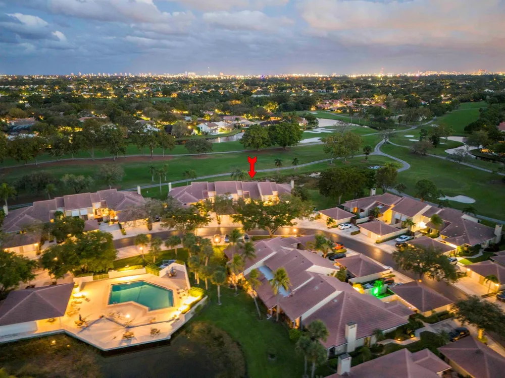 257 OLD MEADOW WAY Palm Beach Gardens, FL 33418