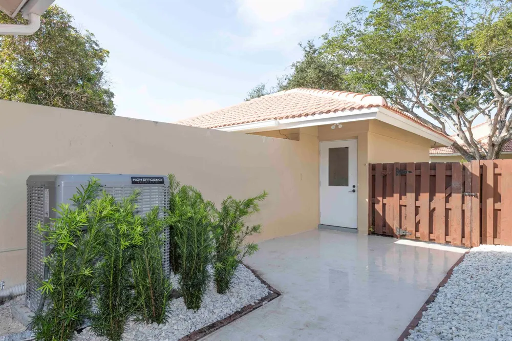 257 OLD MEADOW WAY Palm Beach Gardens, FL 33418