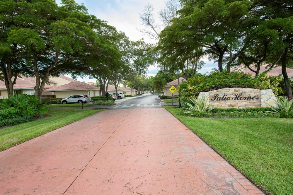 257 OLD MEADOW WAY Palm Beach Gardens, FL 33418