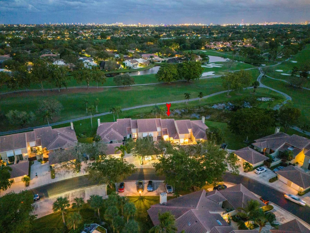 257 OLD MEADOW WAY Palm Beach Gardens, FL 33418