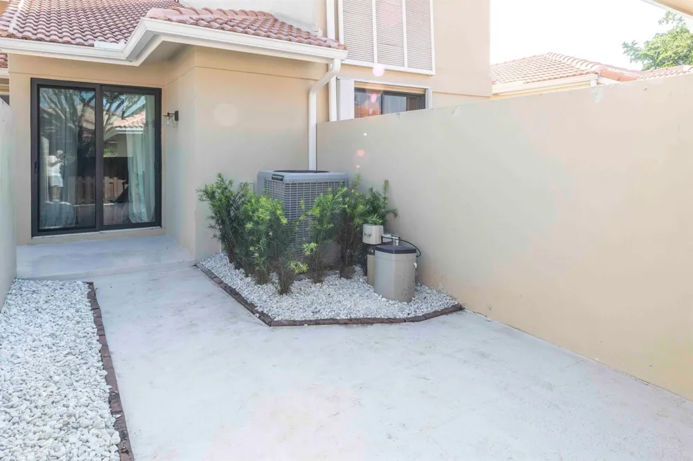 257 OLD MEADOW WAY Palm Beach Gardens, FL 33418