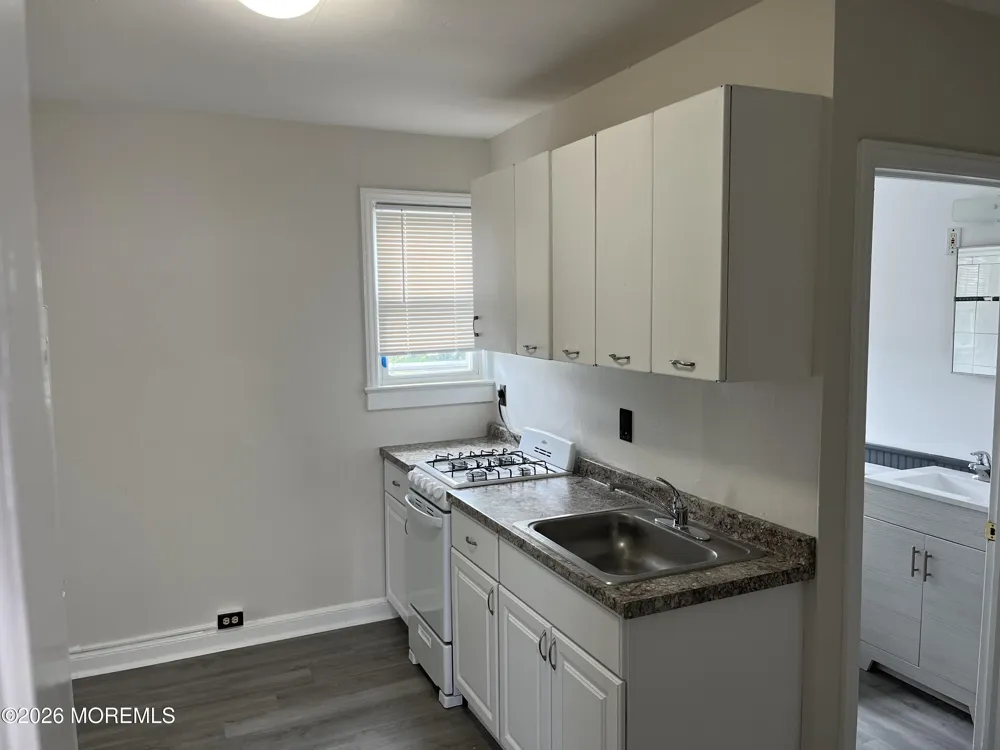 406 Highway 35 #Apt 3 Red Bank, NJ 07701