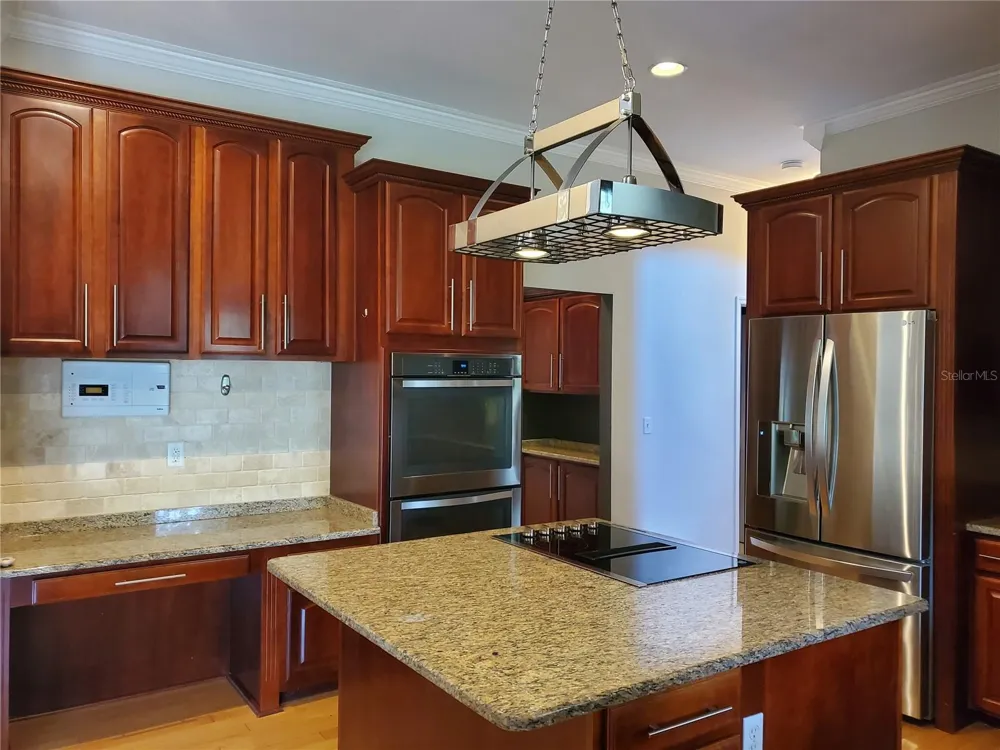2121 FAIRFIELD AVENUE Brandon, FL 33510