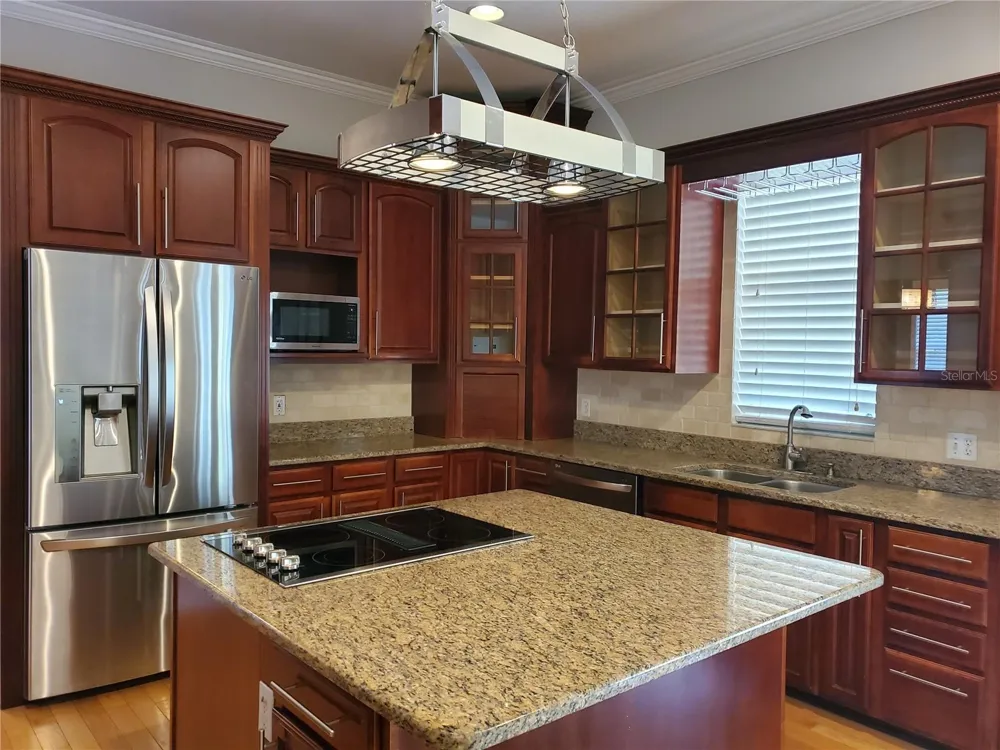 2121 FAIRFIELD AVENUE Brandon, FL 33510
