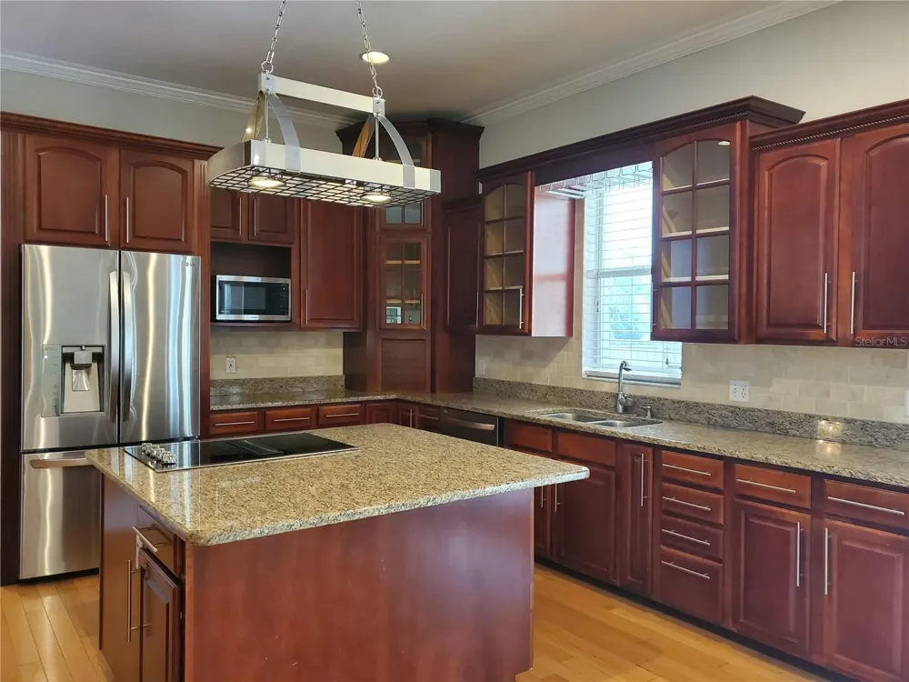 2121 FAIRFIELD AVENUE Brandon, FL 33510