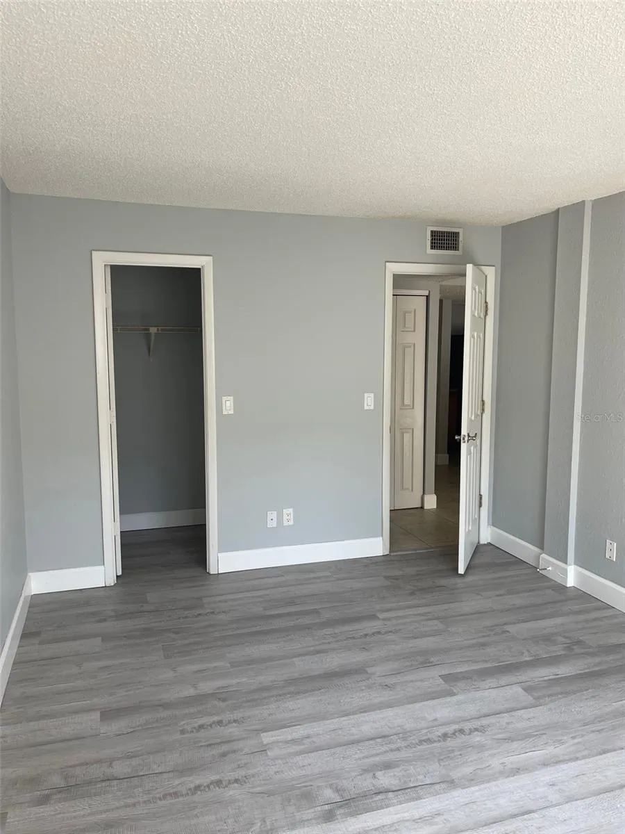 2755 COCONUT BAY LN LANE #119 (1K) Sarasota, FL 34237