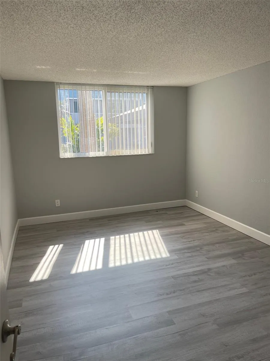2755 COCONUT BAY LN LANE #119 (1K) Sarasota, FL 34237