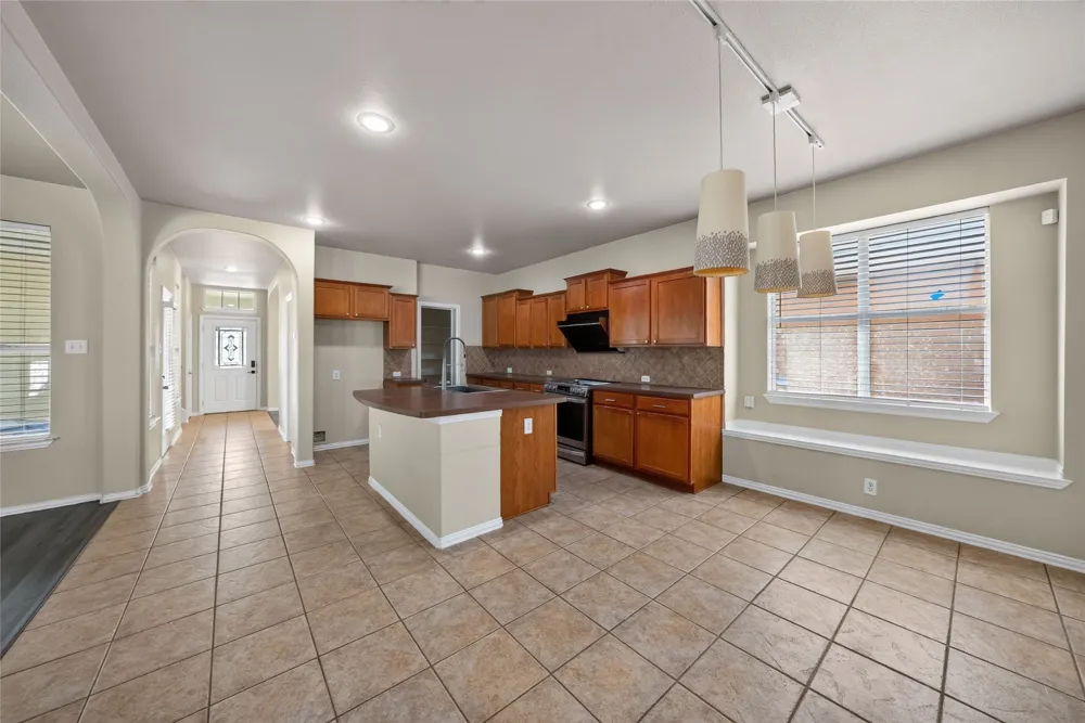 1833 Forsythe Drive Savannah, TX 76227