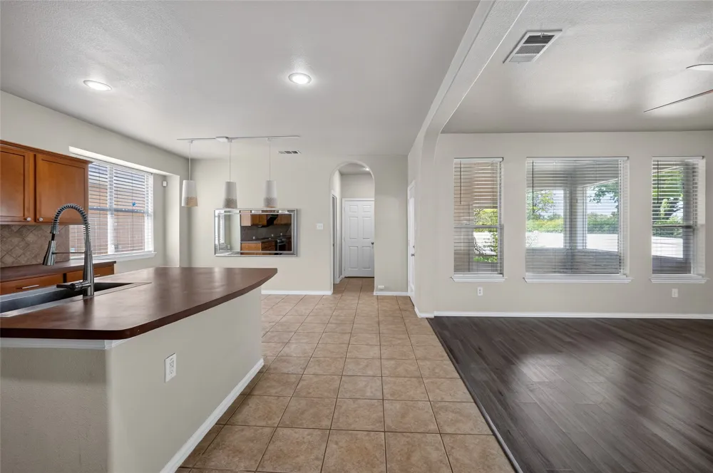 1833 Forsythe Drive Savannah, TX 76227