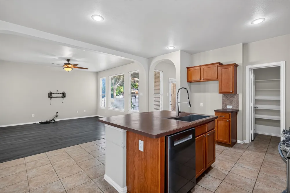 1833 Forsythe Drive Savannah, TX 76227