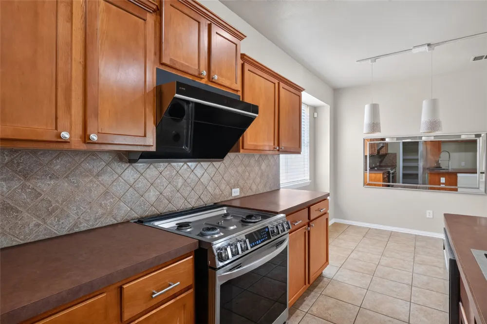 1833 Forsythe Drive Savannah, TX 76227