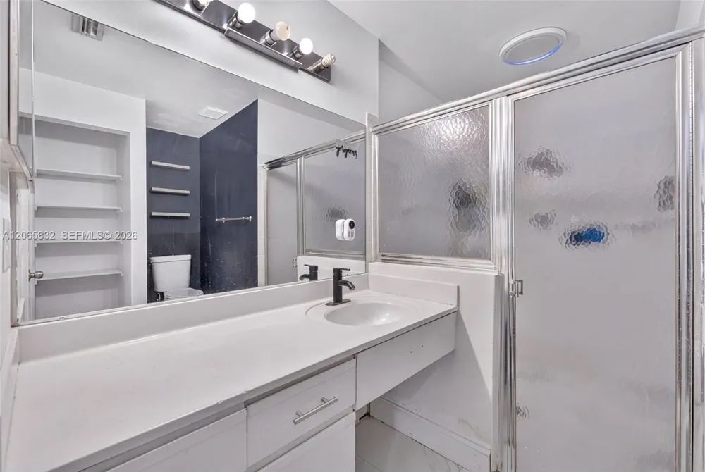 11083 NW 38th Pl Sunrise, FL 33351