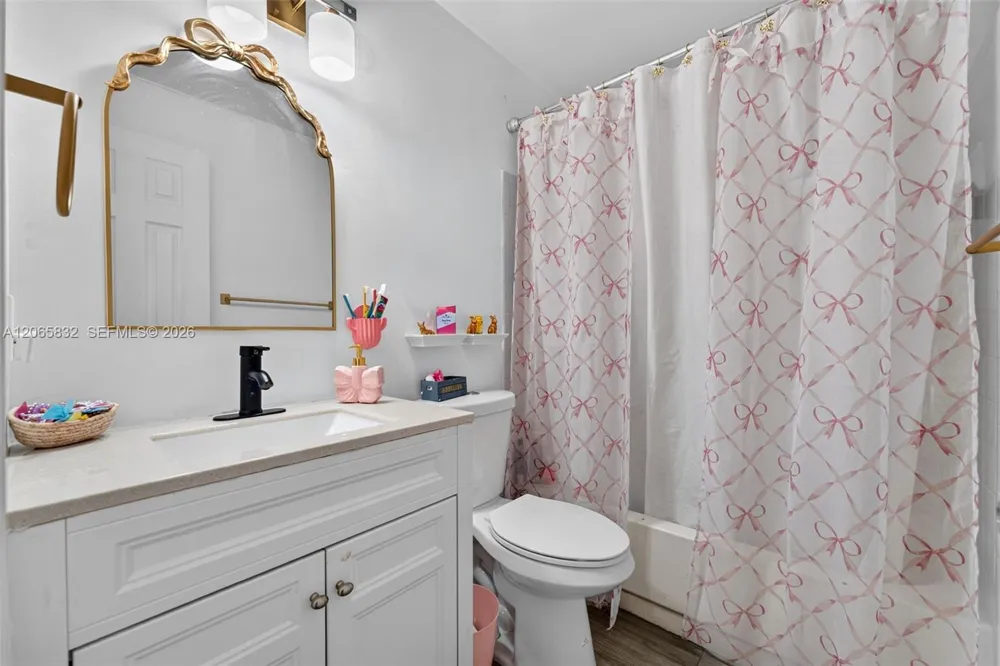 11083 NW 38th Pl Sunrise, FL 33351