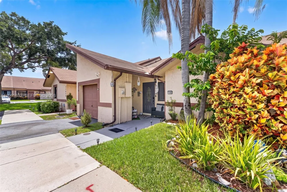 11083 NW 38th Pl Sunrise, FL 33351