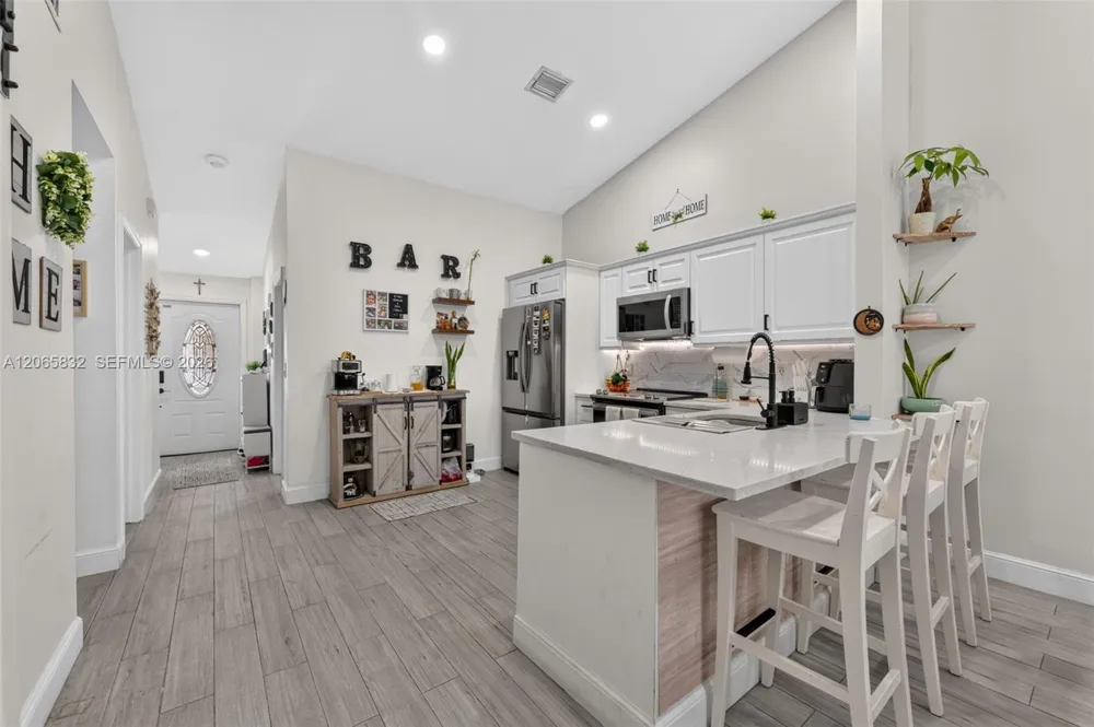 11083 NW 38th Pl Sunrise, FL 33351