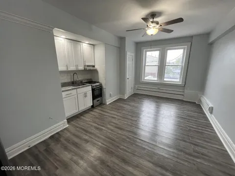 201 Lareine Avenue #208