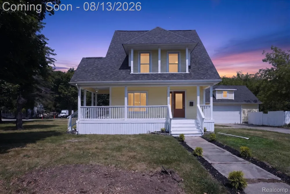 403 Ellen Street E Fenton City, MI 48430
