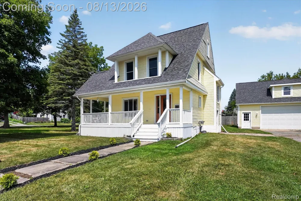 403 Ellen Street E Fenton City, MI 48430