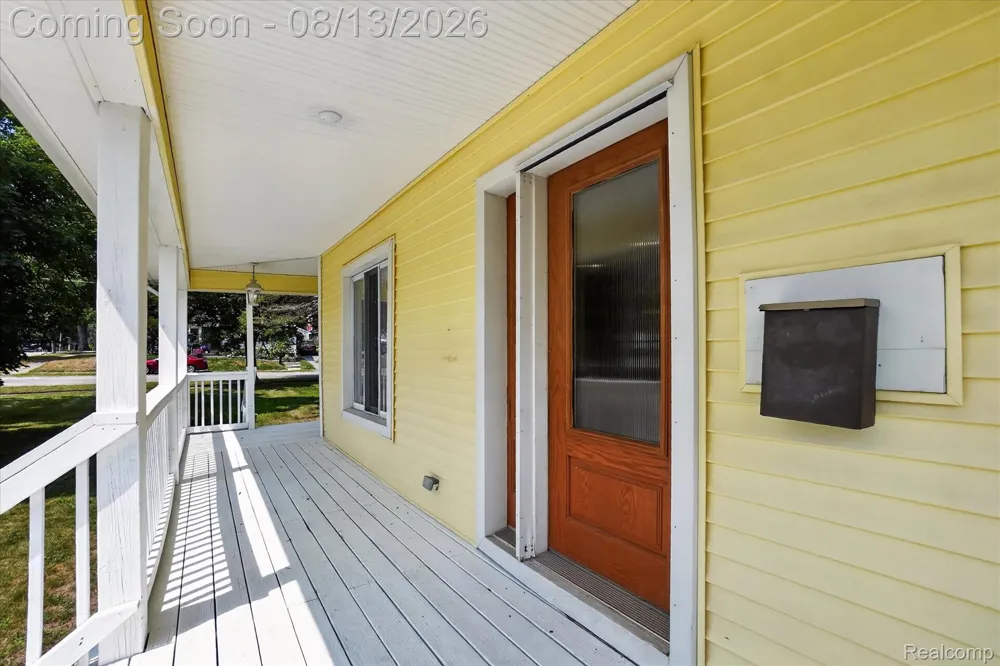403 Ellen Street E Fenton City, MI 48430